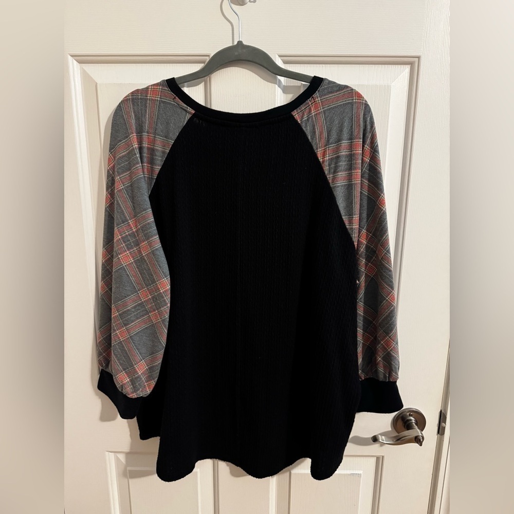 Cato Plus Knit Top Pink Green Plaid Long Sleeves Size 18/20W 2X - Picture 8 of 8